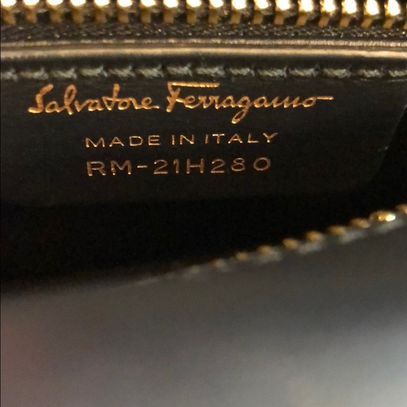 ferraegamo black velvet bag - Picture 4 of 8